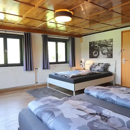 Hus8 *