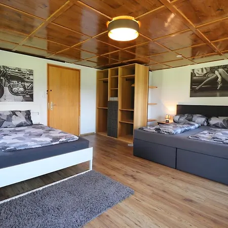 Hus8 *